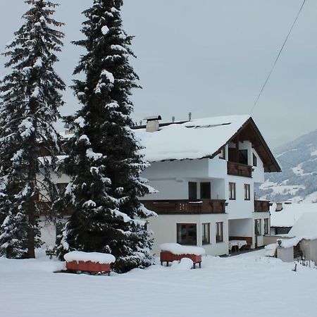 Gastehaus Treichl Hotel Fugen Bagian luar foto