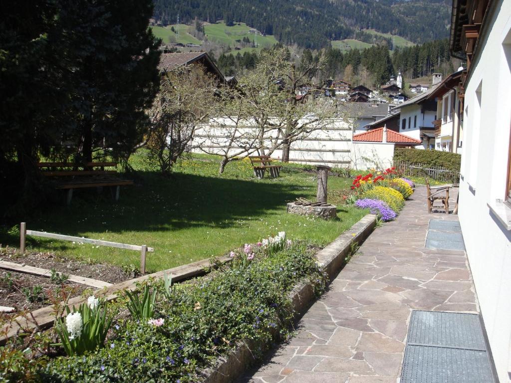 Gastehaus Treichl Hotel Fugen Bagian luar foto