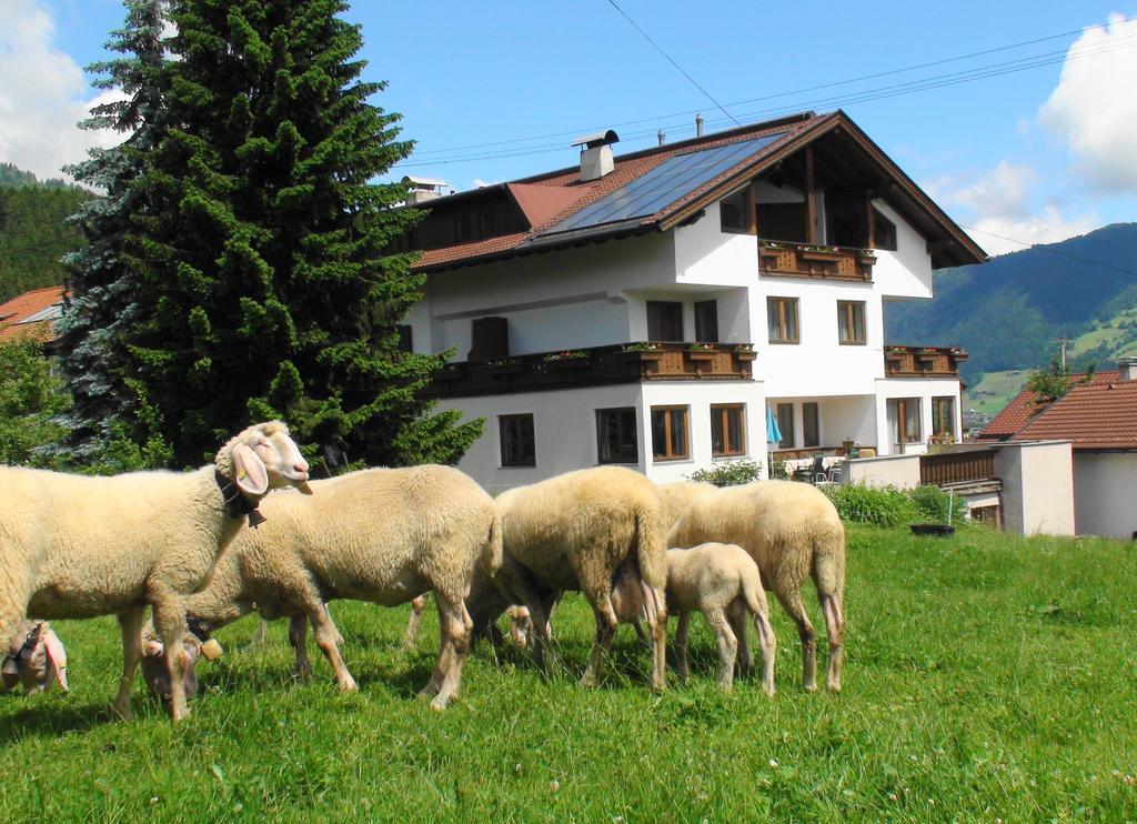 Gastehaus Treichl Hotel Fugen Bagian luar foto